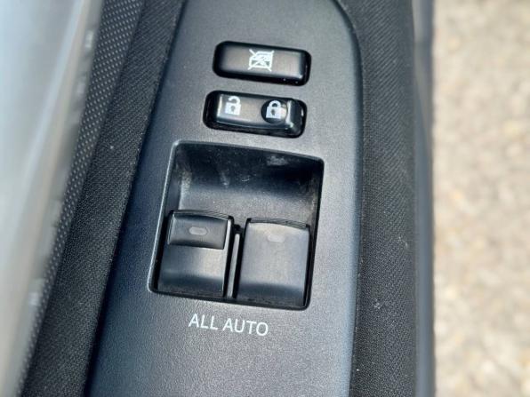 Toyota Auris I Рестайлинг с пробегом 2011 года, цена 980 000 рублей, 170383 км, хэтчбек, Автокод Объявления