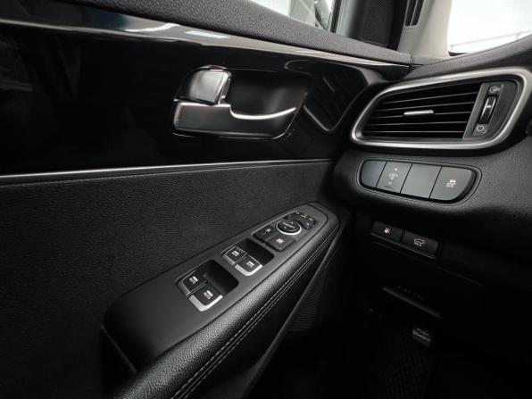 Kia Sorento III Prime Рестайлинг с пробегом 2018 года, цена 2 730 000 рублей, 185185 км, внедорожник, Автокод Объявления