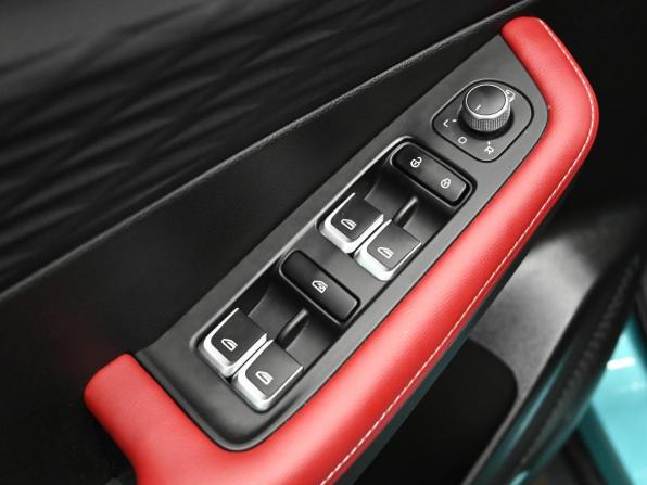 Geely Coolray I Рестайлинг с пробегом 2024 года, цена 2 480 000 рублей, 31845 км, внедорожник, Автокод Объявления