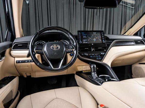 Toyota Camry VIII (XV70) Рестайлинг с пробегом 2021 года, цена 3 179 000 рублей, 92516 км, седан, Автокод Объявления