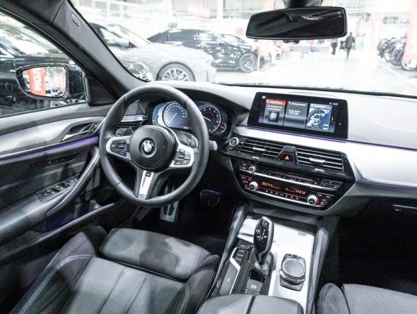 BMW 5 серии VII (G30/G31/G38) с пробегом 2018 года, цена 3 899 000 рублей, 89630 км, седан, Автокод Объявления