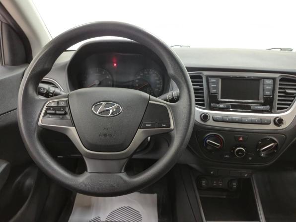 Hyundai Solaris II с пробегом 2017 года, цена 1 070 000 рублей, 106426 км, седан, Автокод Объявления