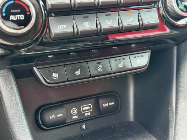 Kia Sportage IV Рестайлинг с пробегом 2018 года, цена 2 374 000 рублей, 176253 км, внедорожник, Автокод Объявления