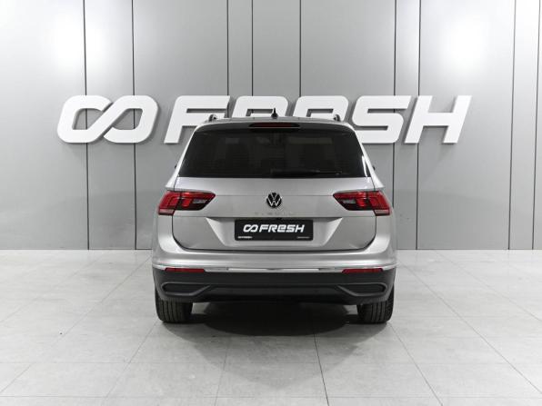 Volkswagen Tiguan II Рестайлинг с пробегом 2021 года, цена 2 649 000 рублей, 109878 км, внедорожник, Автокод Объявления