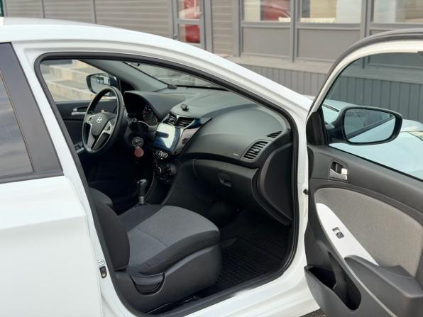 Hyundai Solaris I с пробегом 2014 года, цена 900 000 рублей, 125000 км, хэтчбек, Автокод Объявления