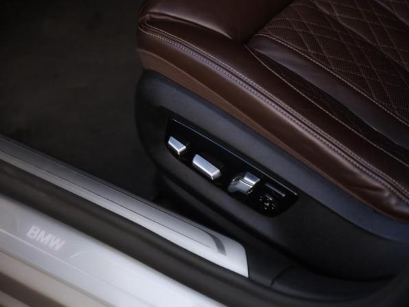 BMW 7 серии VI (G11/G12) Рестайлинг с пробегом 2020 года, цена 4 599 000 рублей, 156491 км, седан, Автокод Объявления
