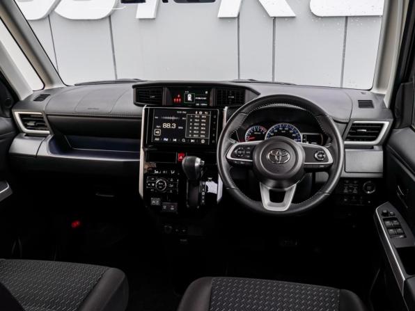 Toyota Roomy I Рестайлинг с пробегом 2020 года, цена 1 580 000 рублей, 13008 км, микровэн, Автокод Объявления
