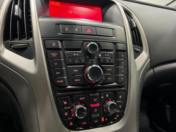 Opel Astra J с пробегом 2012 года, цена 659 500 рублей, 158356 км, хэтчбек, Автокод Объявления