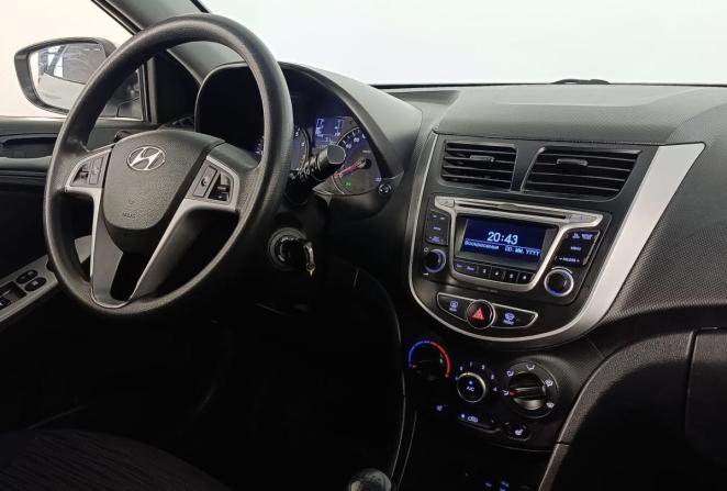 Hyundai Solaris I с пробегом 2014 года, цена 899 000 рублей, 174582 км, хэтчбек, Автокод Объявления