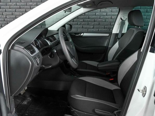 Skoda Rapid I Рестайлинг с пробегом 2019 года, цена 1 390 000 рублей, 110771 км, лифтбек, Автокод Объявления