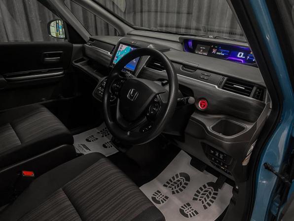 Honda Freed II с пробегом 2017 года, цена 1 350 000 рублей, 157575 км, компактвэн, Автокод Объявления
