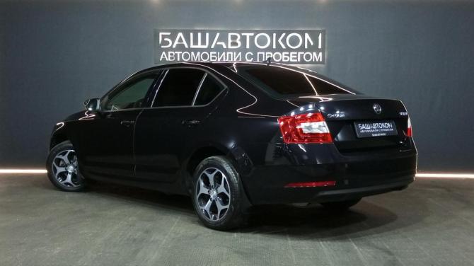 Skoda Octavia III (A7) Рестайлинг с пробегом 2018 года, цена 1 765 000 рублей, 175595 км, лифтбек, Автокод Объявления