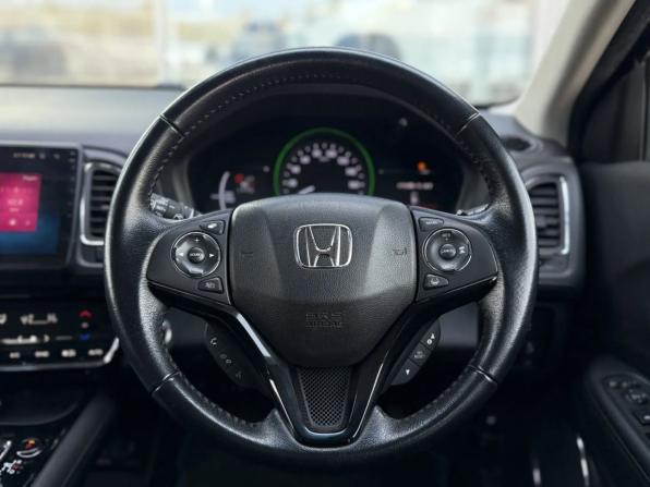 Honda Vezel I с пробегом 2017 года, цена 1 499 000 рублей, 130002 км, внедорожник, Автокод Объявления