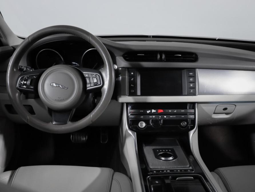 Jaguar XF II Москва  - изображение 12