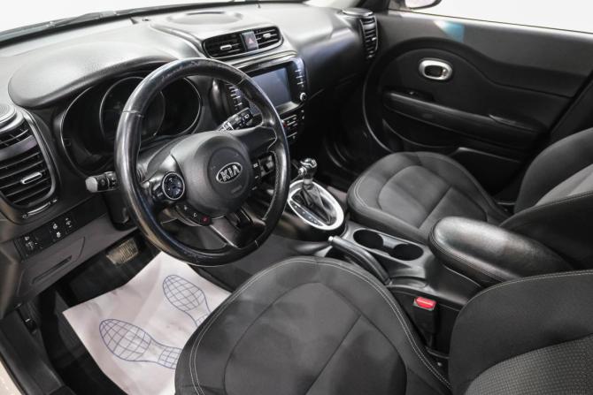 Kia Soul II Рестайлинг с пробегом 2017 года, цена 1 349 000 рублей, 103000 км, хэтчбек, Автокод Объявления