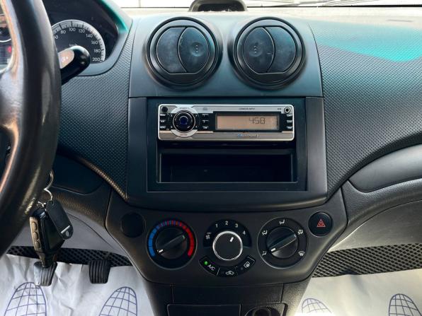 Chevrolet Aveo I Рестайлинг с пробегом 2009 года, цена 370 000 рублей, 240271 км, седан, Автокод Объявления