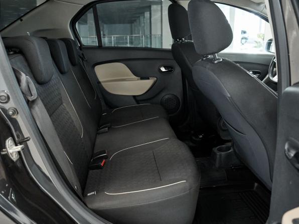 Renault Logan II Рестайлинг с пробегом 2018 года, цена 1 080 000 рублей, 85257 км, седан, Автокод Объявления