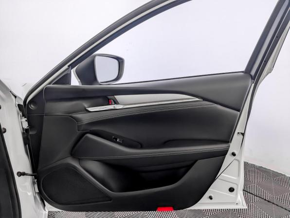 Mazda 6 III (GJ) Рестайлинг 2 с пробегом 2018 года, цена 2 450 000 рублей, 33808 км, седан, Автокод Объявления