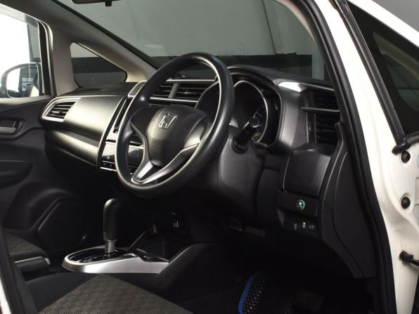 Honda Fit III с пробегом 2015 года, цена 889 999 рублей, 204593 км, хэтчбек, Автокод Объявления
