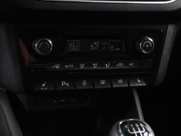 Volkswagen Polo VI с пробегом 2021 года, цена 1 599 000 рублей, 90275 км, лифтбек, Автокод Объявления