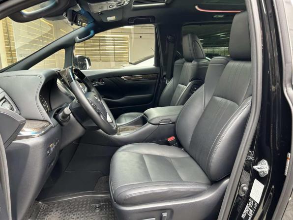Toyota Alphard III Рестайлинг с пробегом 2022 года, цена 8 585 000 рублей, 31341 км, минивэн, Автокод Объявления