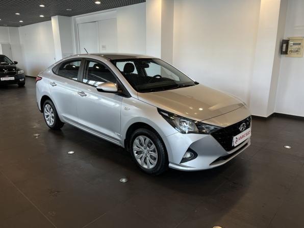 Hyundai Solaris II Рестайлинг с пробегом 2021 года, цена 1 533 000 рублей, 135001 км, седан, Автокод Объявления