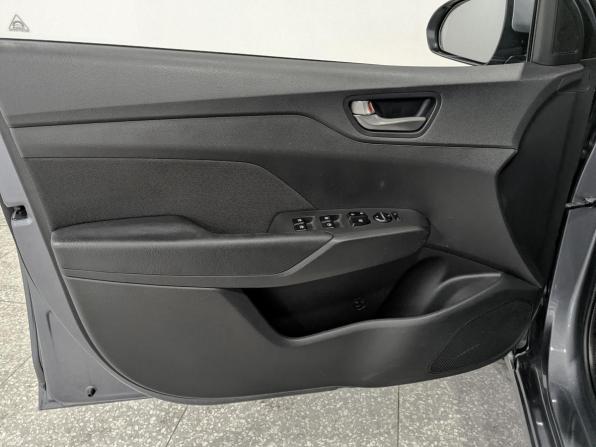 Hyundai Solaris II с пробегом 2019 года, цена 1 370 000 рублей, 89075 км, седан, Автокод Объявления