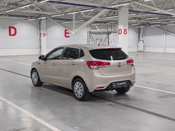 Kia Rio III Рестайлинг с пробегом 2015 года, цена 899 000 рублей, 63549 км, хэтчбек, Автокод Объявления