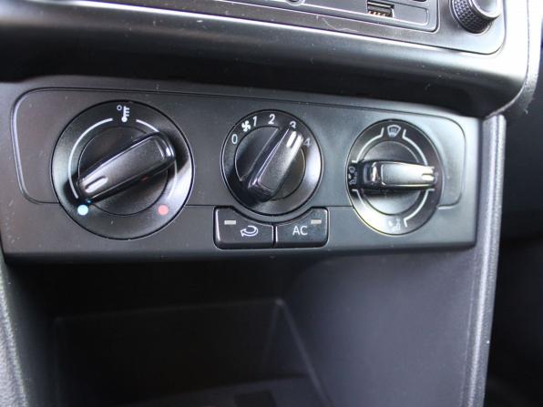 Volkswagen Polo V с пробегом 2012 года, цена 629 000 рублей, 186919 км, седан, Автокод Объявления