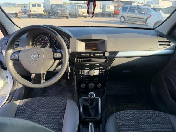 Opel Astra H Рестайлинг с пробегом 2011 года, цена 570 000 рублей, 173236 км, седан, Автокод Объявления