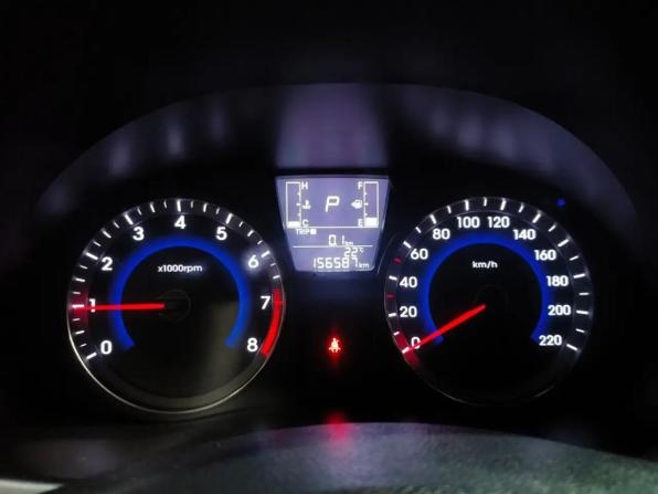 Hyundai Solaris I Рестайлинг с пробегом 2015 года, цена 999 000 рублей, 156587 км, седан, Автокод Объявления