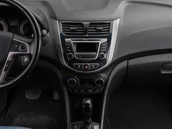 Hyundai Solaris I Рестайлинг с пробегом 2016 года, цена 998 000 рублей, 136322 км, седан, Автокод Объявления