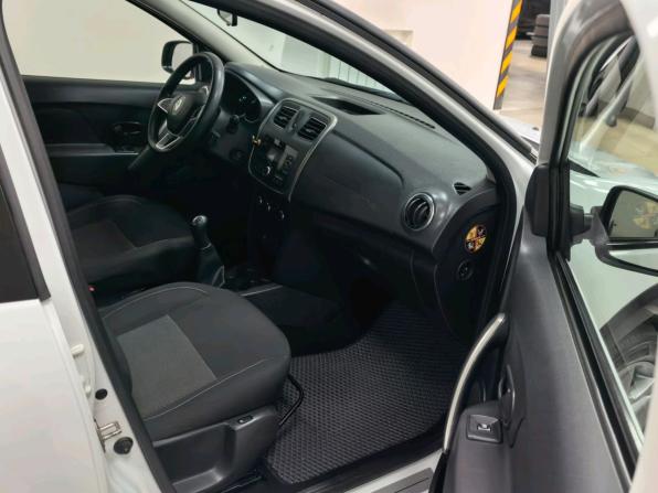 Renault Logan II Рестайлинг с пробегом 2018 года, цена 935 000 рублей, 152610 км, седан, Автокод Объявления