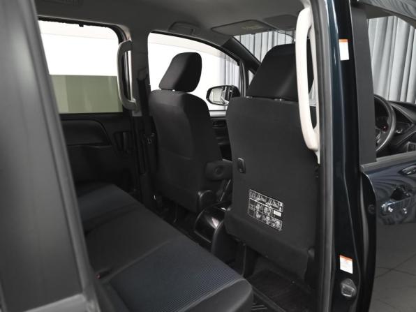Toyota Voxy III (R80) с пробегом 2014 года, цена 1 819 000 рублей, 99824 км, минивэн, Автокод Объявления