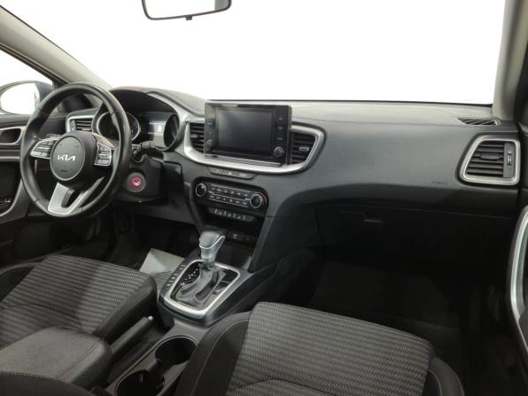 Kia Ceed III Рестайлинг с пробегом 2022 года, цена 2 300 000 рублей, 15976 км, хэтчбек, Автокод Объявления