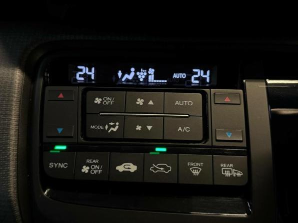 Honda Stepwgn V с пробегом 2017 года, цена 1 797 000 рублей, 74300 км, минивэн, Автокод Объявления