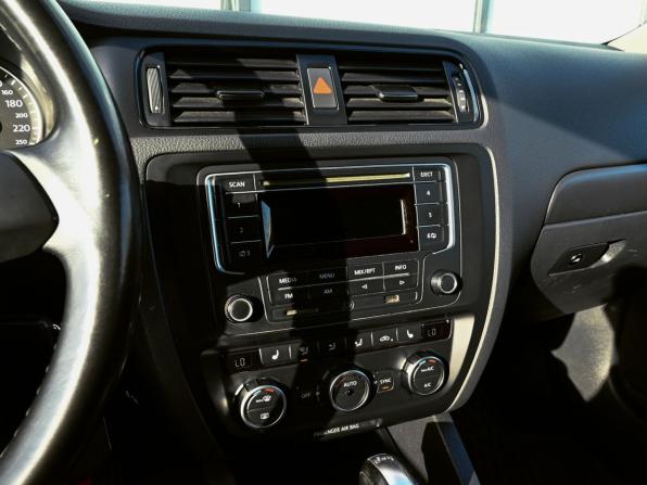 Volkswagen Jetta VI с пробегом 2013 года, цена 869 000 рублей, 238228 км, седан, Автокод Объявления