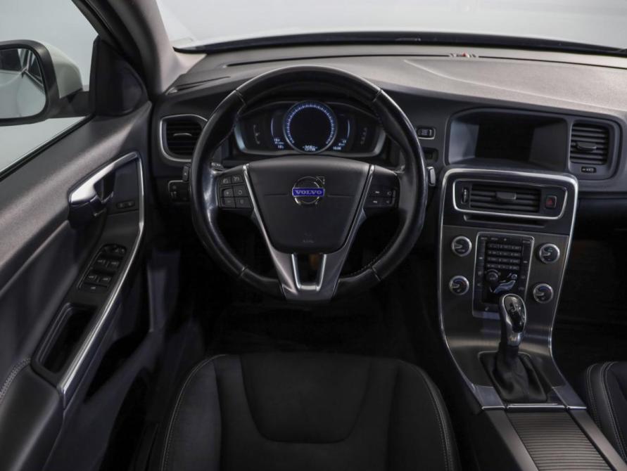 Volvo S60 II Рестайлинг Санкт-Петербург  - изображение 10
