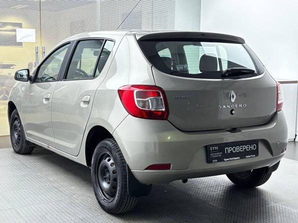 Renault Sandero II с пробегом 2015 года, цена 690 000 рублей, 89426 км, хэтчбек, Автокод Объявления