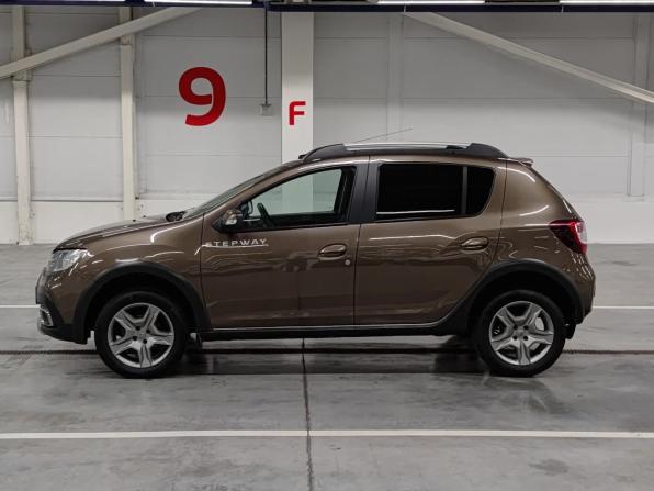 Renault Sandero II Рестайлинг с пробегом 2020 года, цена 1 349 000 рублей, 34760 км, хэтчбек, Автокод Объявления