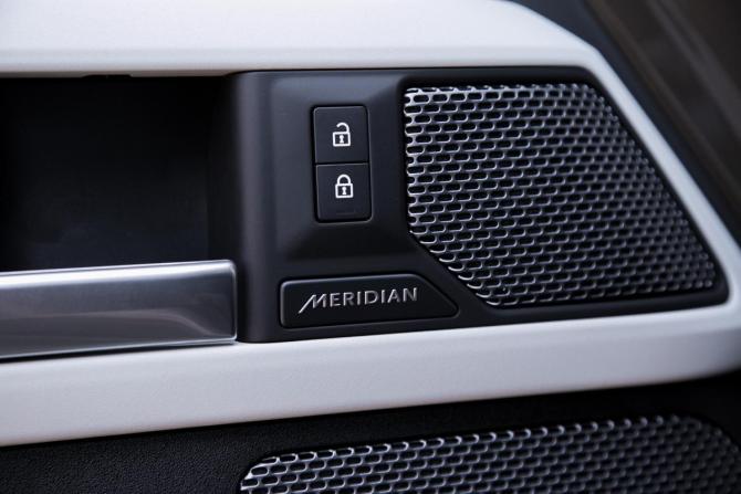 Land Rover Defender II с пробегом 2021 года, цена 7 350 000 рублей, 94510 км, внедорожник, Автокод Объявления