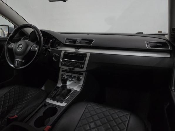 Volkswagen Passat B7 с пробегом 2013 года, цена 1 060 000 рублей, 173906 км, седан, Автокод Объявления