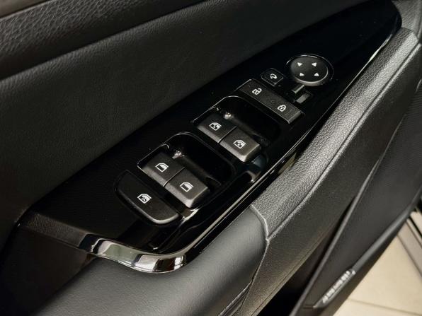 Kia Sportage V с пробегом 2023 года, цена 4 350 000 рублей, 33709 км, внедорожник, Автокод Объявления