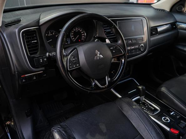Mitsubishi Outlander III Рестайлинг 3 с пробегом 2018 года, цена 2 200 000 рублей, 156192 км, внедорожник, Автокод Объявления