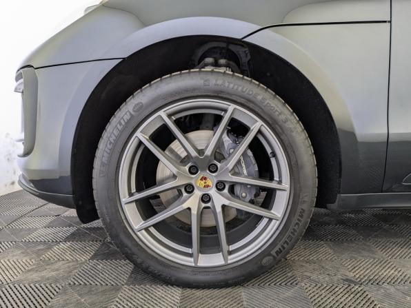 Porsche Macan I Рестайлинг 2 с пробегом 2022 года, цена 6 900 000 рублей, 74465 км, внедорожник, Автокод Объявления