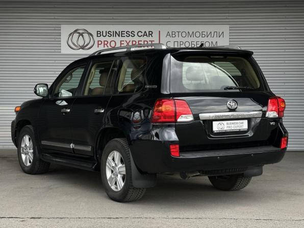 Toyota Land Cruiser 200 Series Рестайлинг 1 с пробегом 2014 года, цена 4 299 000 рублей, 214452 км, внедорожник, Автокод Объявления