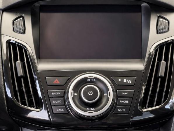 Ford Focus III Рестайлинг с пробегом 2015 года, цена 957 000 рублей, 126922 км, универсал, Автокод Объявления