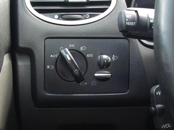Ford Focus II Рестайлинг с пробегом 2011 года, цена 559 000 рублей, 515000 км, седан, Автокод Объявления