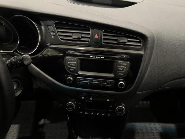 Kia Ceed II с пробегом 2013 года, цена 850 000 рублей, 303000 км, универсал, Автокод Объявления