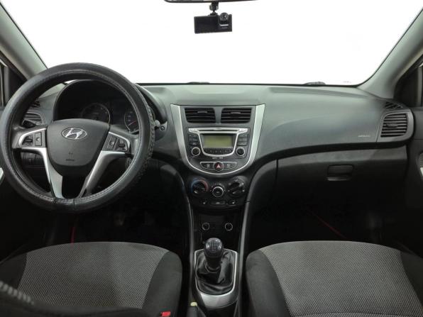 Hyundai Solaris I с пробегом 2013 года, цена 670 000 рублей, 71309 км, седан, Автокод Объявления